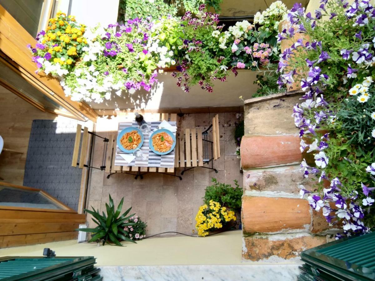 Ferienwohnung Tivoli Old Town - Casa Nel Quartiere Medioevale Exterior foto